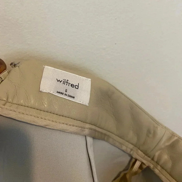 Wilfred from Aritzia Patio Mini Skirt Faux Leather in Cream Sz S - Picture 7 of 7